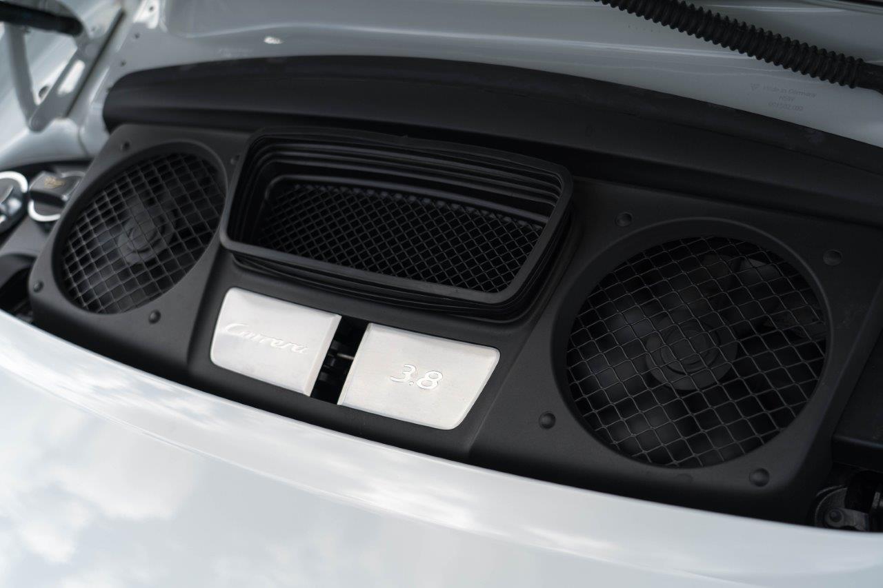 2015 Porsche 911 Carrera S Coupe Image 11