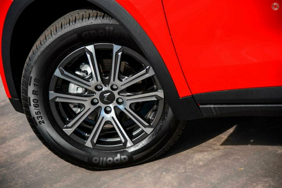 2025 Mahindra XUV700  AX7L SUV Image 15