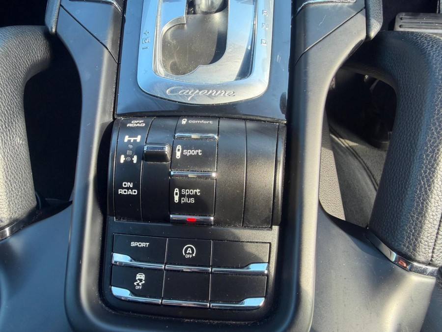 2016 MY17 Porsche Cayenne 92A Platinum Edition SUV Image 19