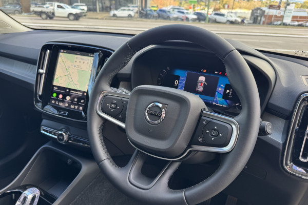 2026 Volvo XC40 XZ Ultra B4 Dark SUV Image 10