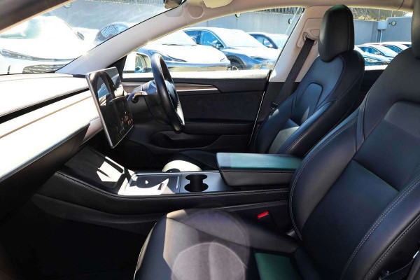 2022 Tesla Model 3  Rear-Wheel Drive Sedan Image 8