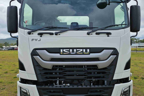 2025 Isuzu FYJ 320-355 AT R67 Cab Chassis Image 2