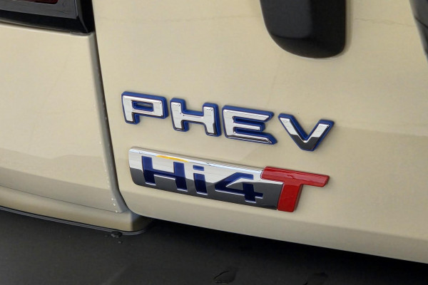 2026 GWM Tank 300 P01 Lux Hi4-T PHEV SUV Image 11