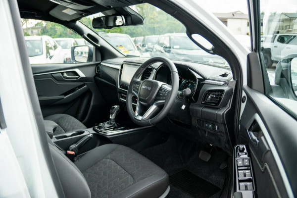 2026 MY25.5 Isuzu D-MAX RG LS-U Cab Chassis Image 14