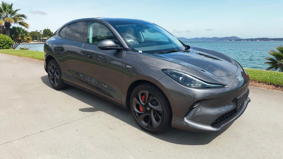 2025 MG IM6 S12L Platinum SUV Image 1