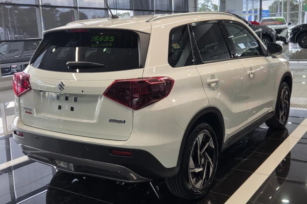 2026 Suzuki Vitara  Turbo Hybrid SUV Image 2