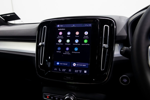 2026 Volvo XC40 XZ Ultra B4 Dark SUV Image 16