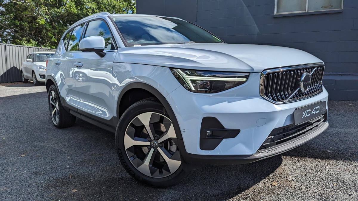 New 2023 Volvo XC40 Ultimate B4 Bright 413384 Moss Vale Sales, NSW