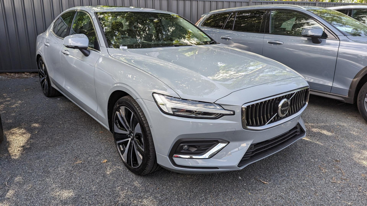 New 2023 Volvo S60 Ultimate B5 Bright 413390 Moss Vale Sales, NSW