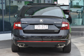 2019 Skoda Octavia NE RS Sedan Sedan Image 4