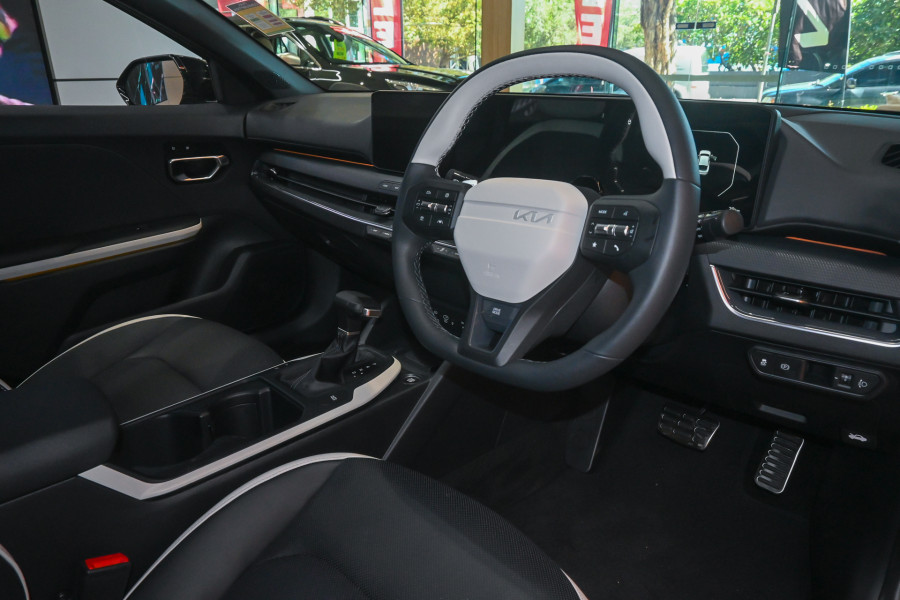 2025 Kia K4 CL4m GT-Line Sedan Image 7
