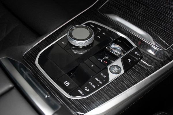 2025 BMW X5 G05 LCI xDrive30d M Sport SUV image 14