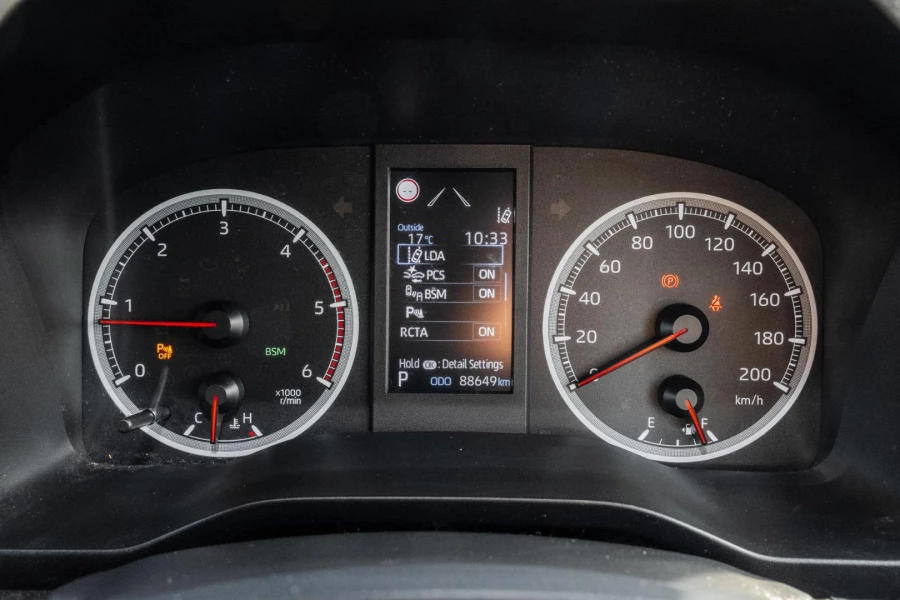 2022 Toyota HiAce GDH300R  Van Image 14