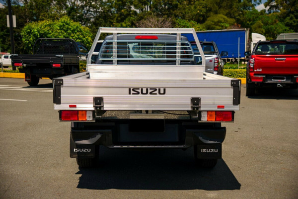 2026 MY25.5 Isuzu D-MAX RG SX High Ride Cab Chassis Image 3