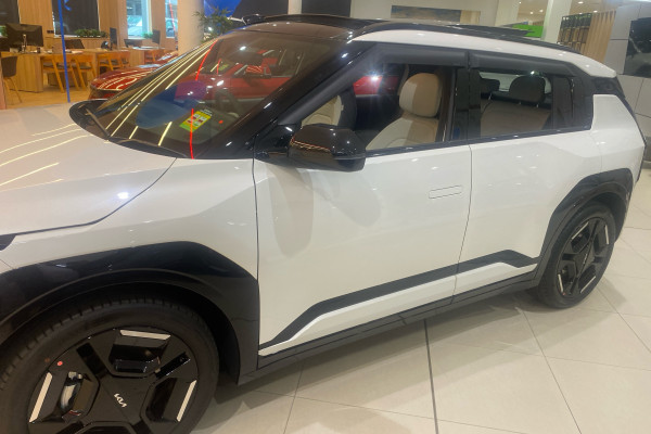2026 Kia EV3 SV GT-Line SUV Image 2