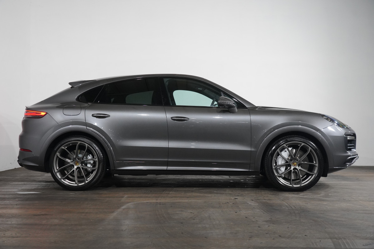 2019 Porsche Cayenne Turbo Coupe Image 4
