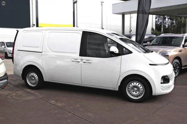 2026 Hyundai Staria Load US4.V3  Van Image 5