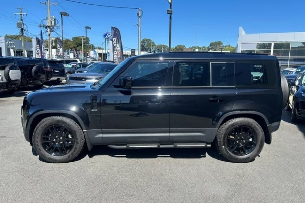 2025 MY26 Land Rover Defender L663 110 D250 S SUV Image 3