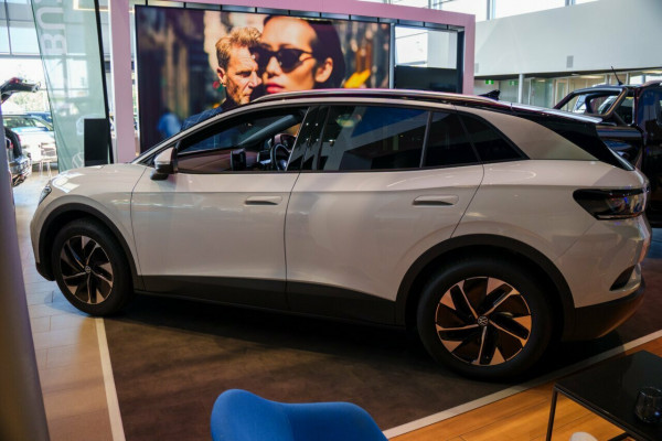 2025 Volkswagen ID. 4 E2 Pro SUV Image 4