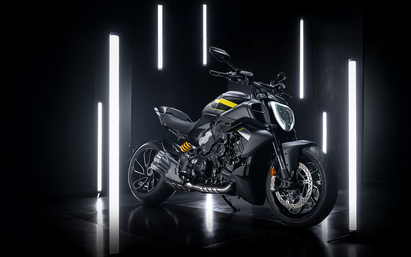 Diavel V4 Image