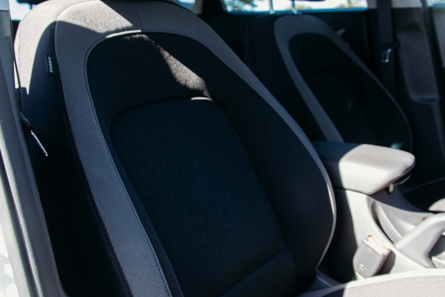 2018 MY19 Hyundai KONA OS.2 Active SUV Image 37