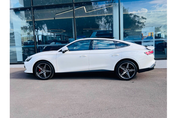 2026 MY25 MG MG7 IP42 Essence Sedan Image 10