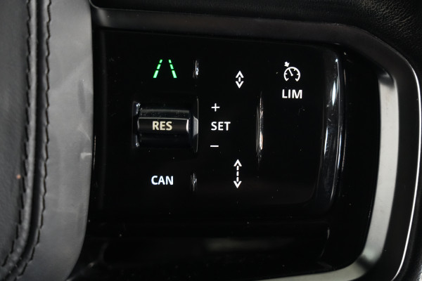 2023 Land Rover Range Rover Velar L560 P250 R-Dynamic SE SUV Image 23