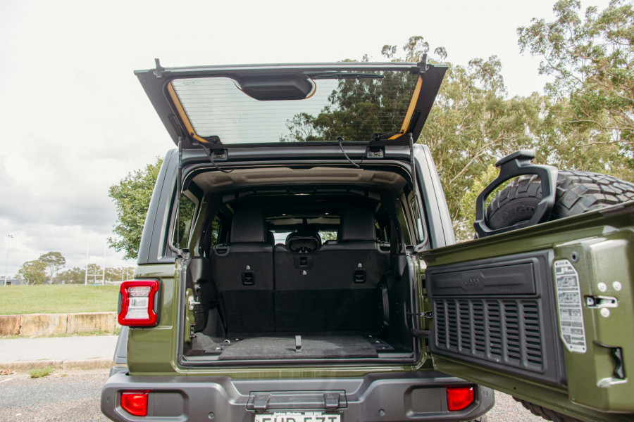 2023 MY24 Jeep Wrangler JL Unlimited Rubicon SUV Image 11
