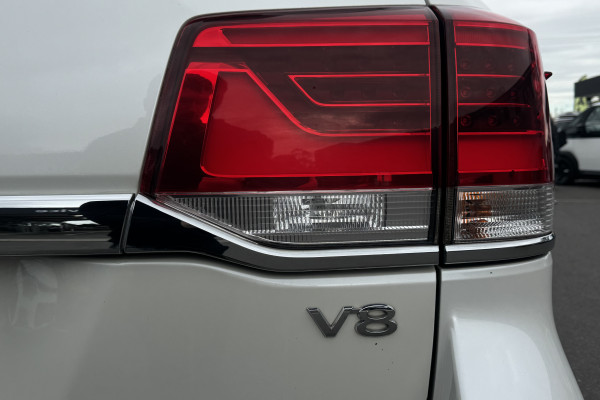 2017 Toyota LandCruiser VDJ200R Sahara SUV Image 13