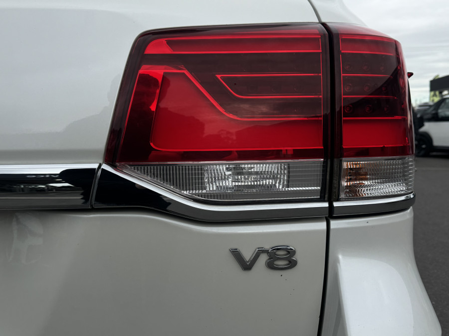 2017 Toyota LandCruiser VDJ200R Sahara SUV Image 13