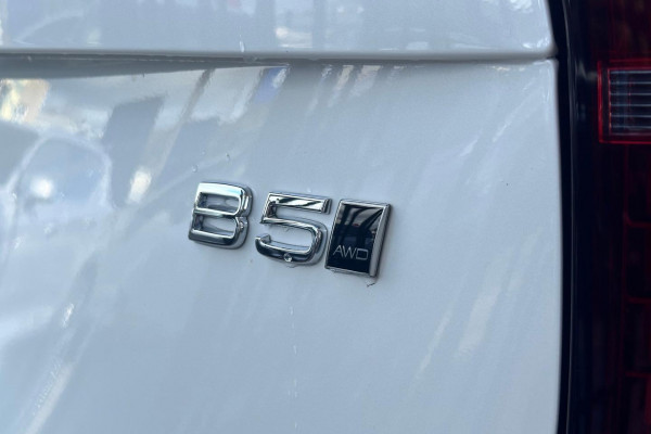 2026 Volvo XC90 L Series Ultra B5 Dark SUV Image 16