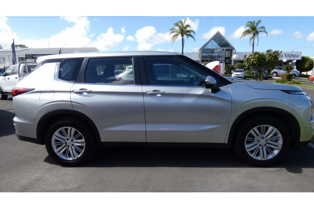 2022 MY22.5 Mitsubishi Outlander ZM MY22.5 ES 7 SEAT 2WD SUV Image 19