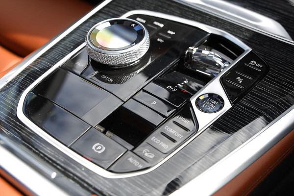 2025 BMW X5 G05 LCI xDrive30d M Sport SUV image 17