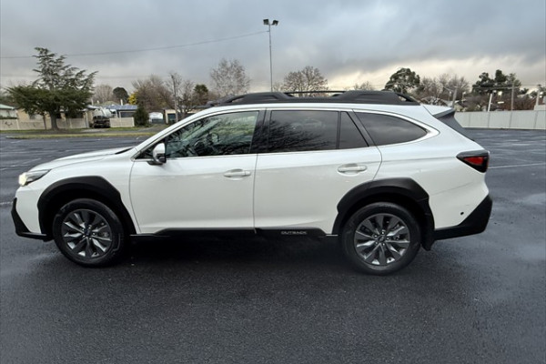 2024 Subaru Outback 6GEN AWD Touring SUV Image 6