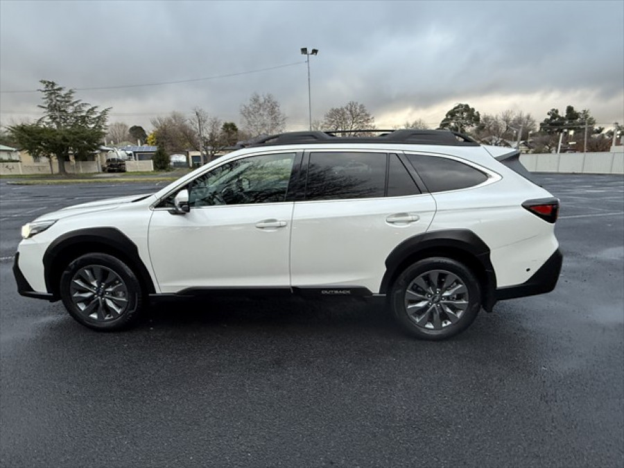 2024 Subaru Outback 6GEN AWD Touring SUV Image 6