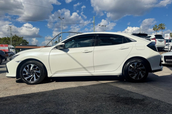 2018 Honda Civic 10th Gen VTi-S Hatch Image 5