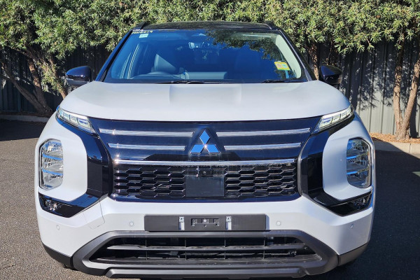 2025 Mitsubishi Outlander ZM LS SUV Image 2