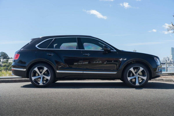 2018 Bentley Bentayga W12 Seven Seat SUV Image 3