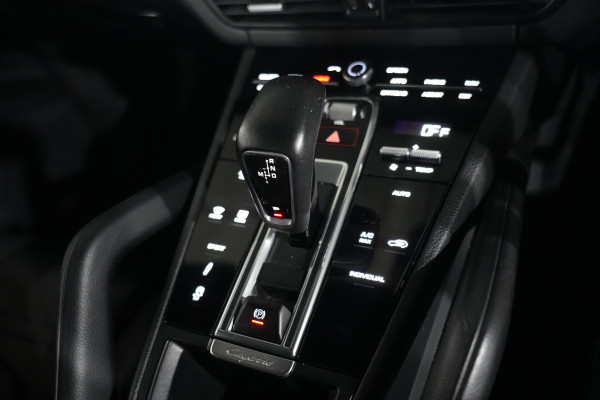 2020 Porsche Cayenne SUV Image 16