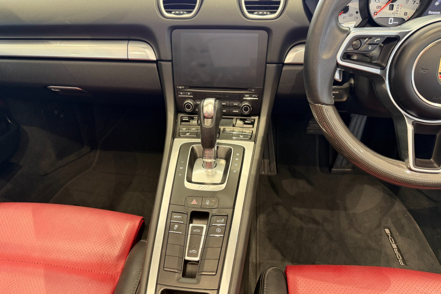 2016 MY17 Porsche 718 982  Convertible Image 40
