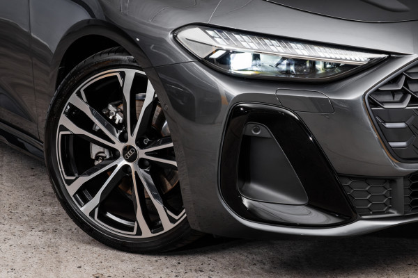 2025 Audi A5 B10 TFSI 150kW S line Sedan image 6