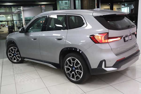 2024 BMW iX1 U11 xDrive30 xLine SUV image 3