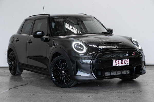 MINI Cooper S Classic F55 LCI-2