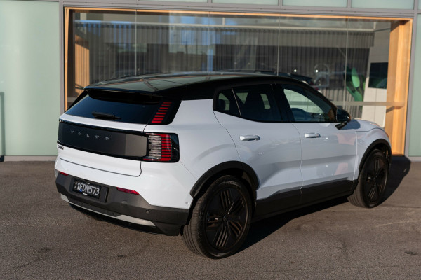 2026 Volvo EX30 Cross Country  Ultra Twin Motor Performance SUV Image 2