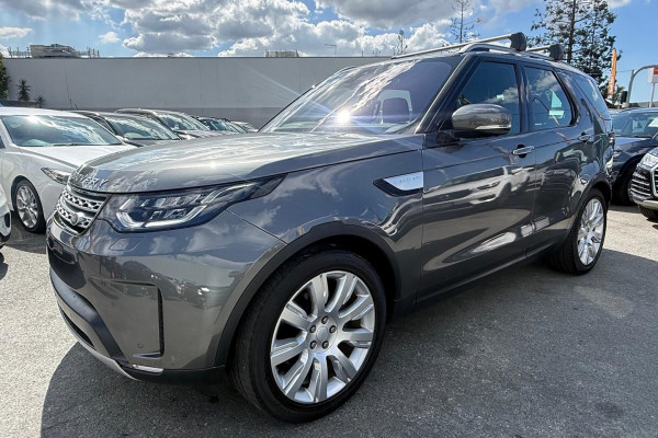 2018 Land Rover Discovery Series 5 HSE Luxury SUV Image 11