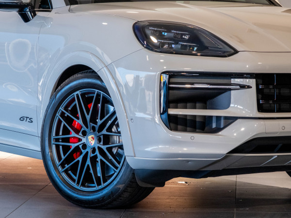 2024 Porsche Cayenne GTS SUV image 7
