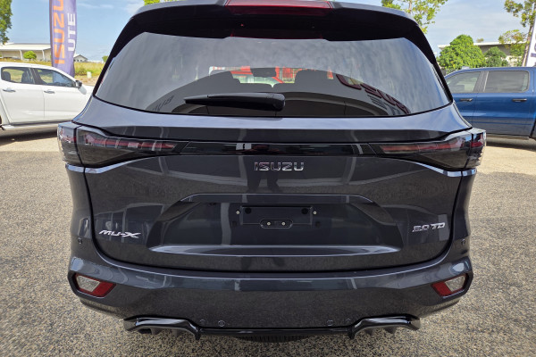2026 Isuzu MU-X RJ LS-T SUV Image 4