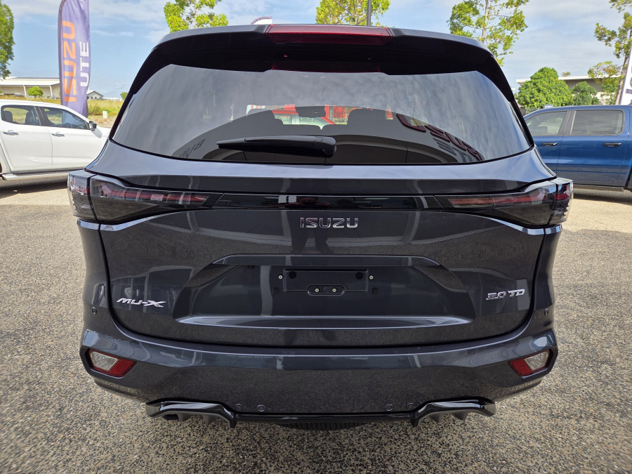 2026 Isuzu MU-X RJ LS-T SUV Image 4
