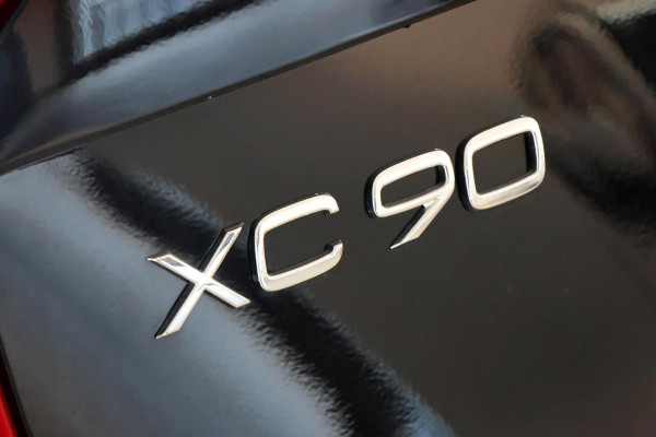 2023 Volvo XC90  Ultimate B6 Dark SUV Image 5
