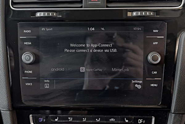 2018 Volkswagen Golf 7.5 110TSI Highline Wagon image 12